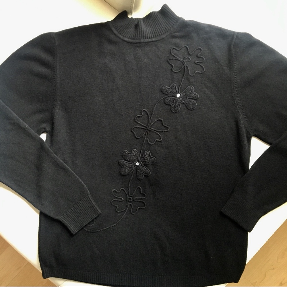 Vivi Black SWEATER Size XL Juniors